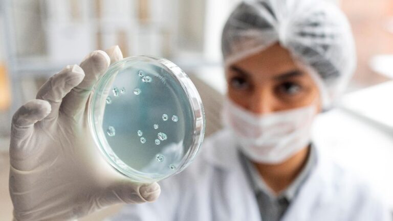 Read more about the article Diversidade de Paixões na Infectologia: Uma Jornada pelos Microrganismos