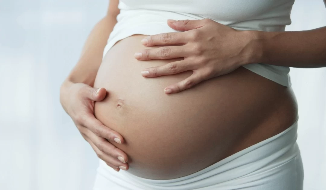 Casal Sorodiferente e Gravidez: Um Caminho Seguro