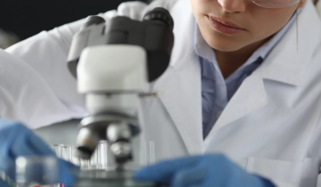 Como o RNAm Revoluciona a Medicina: Tecnologia Premiada com Potencial Infinito